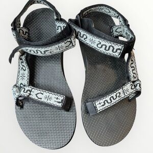 Teva universal sandal in black and white snake print